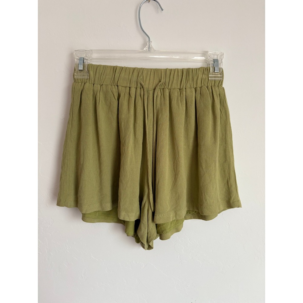 White Fox Olive Green Drawstring Pull On Shorts Preppy‎ Clean Girl Quiet Luxury